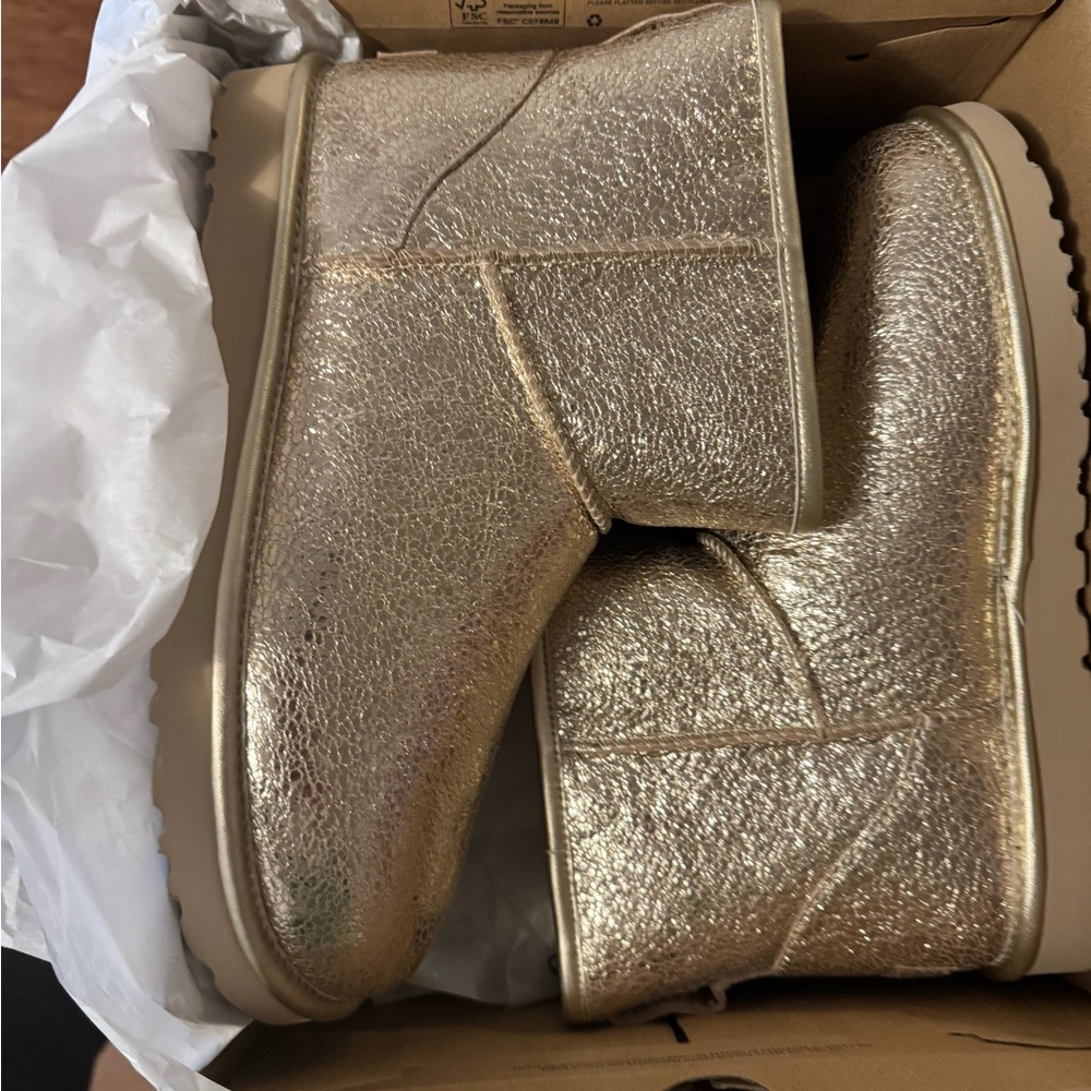 GOLD METALLIC SPARKLE UGGS *BNIB*